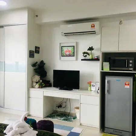 Studio I-Soho D'Gunduls Homestay By Dgh I-City Shah Alam Exterior photo